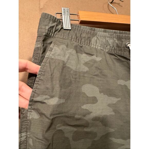 Vuori Camo Joggers - Picture 5 of 8